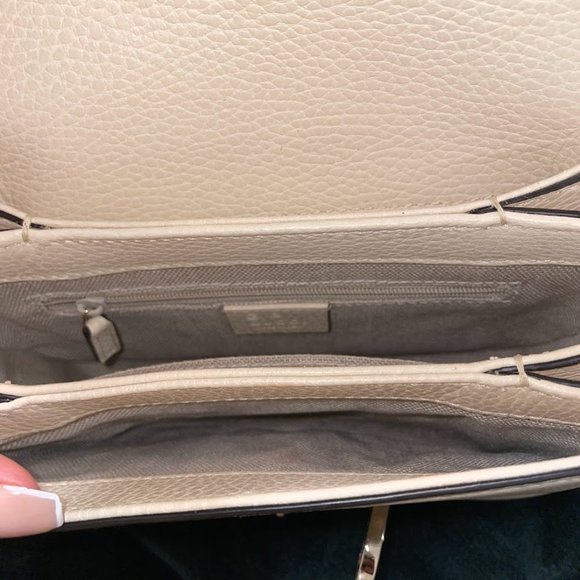 White Gucci Crossbody Bag with Silver Hardware - Picture 4 of 6